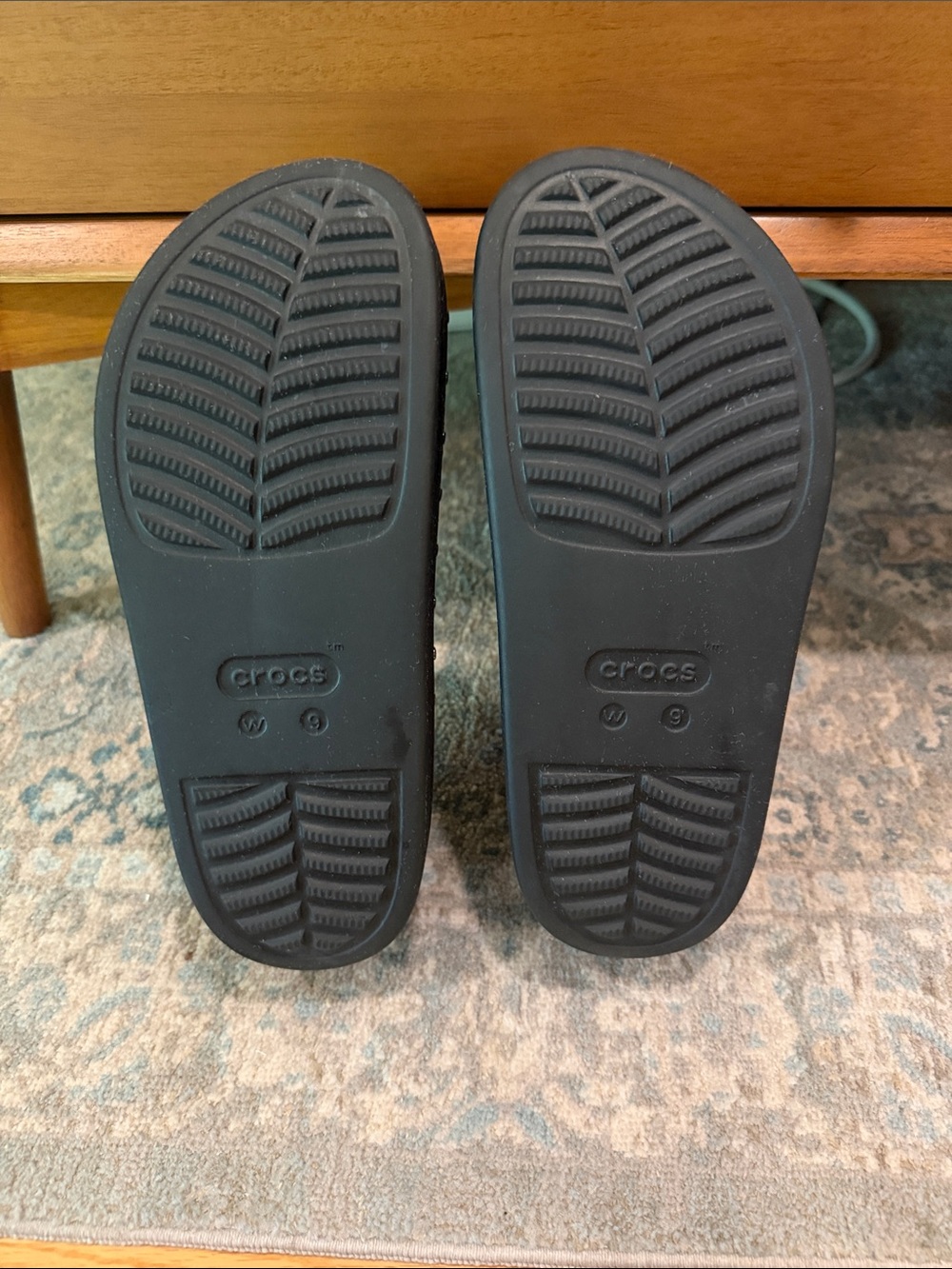 CROCS Studded Dylan Platform Clogs - Black/Silver - Women’s Size 9 - Picture 6 of 7